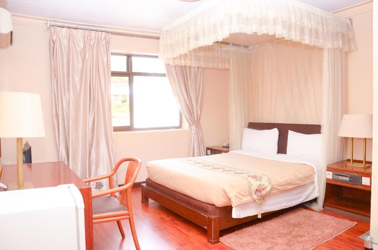 Fang Fang Hotel Kampala Exterior photo